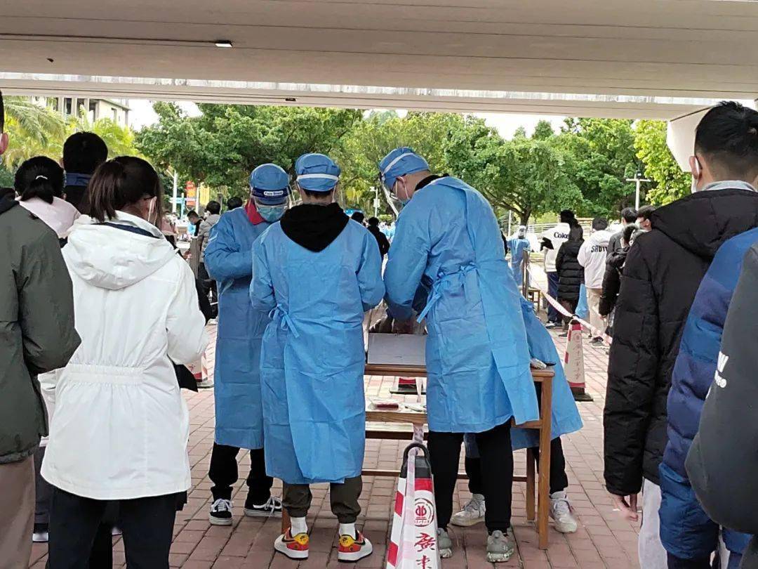 寒风凛冽广工核酸检测志愿服务暖人心