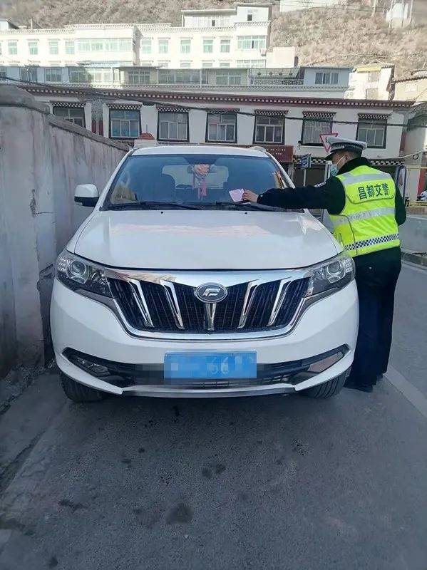 昌都交警持续加强辖区交通安全管理工作