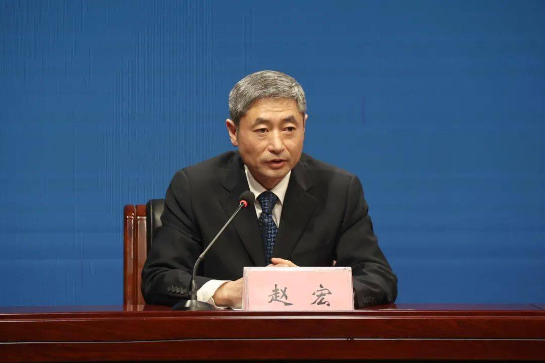 发布会由市委宣传部对外宣传科(新闻发布科)科长赵宏主持.