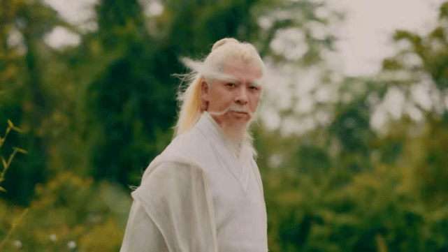 转型做演员初期,他经常要拍打戏,在《射雕英雄传之南帝北丐》中饰演