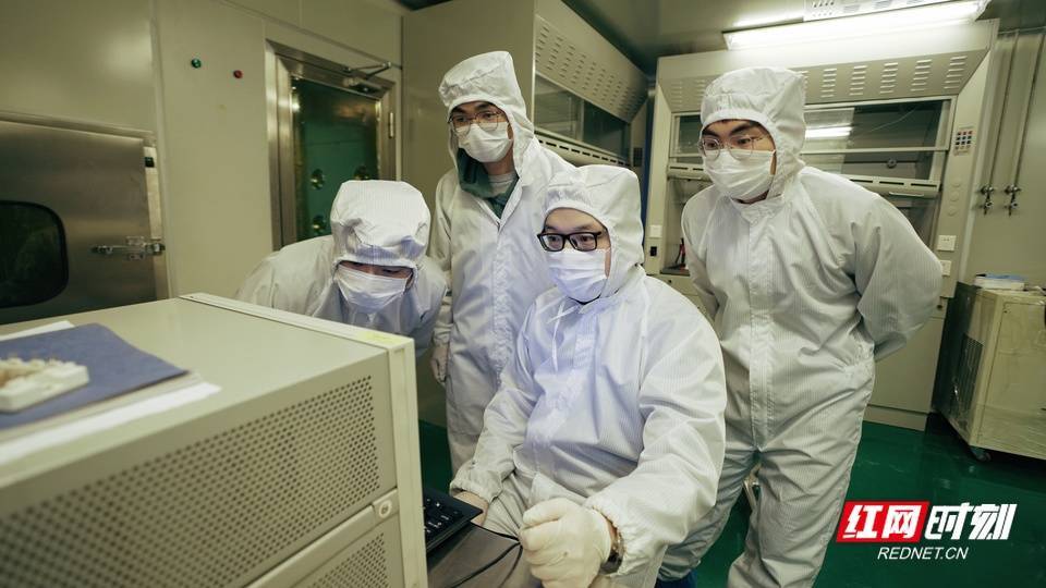 怀着一颗爱国心 杨鑫想造中国“芯”｜科学之恋·湖湘青年科技工作者群像②