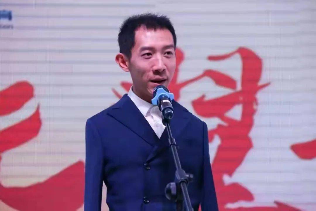 无臂青年彭超通过司法考试_研究生_成长_人生