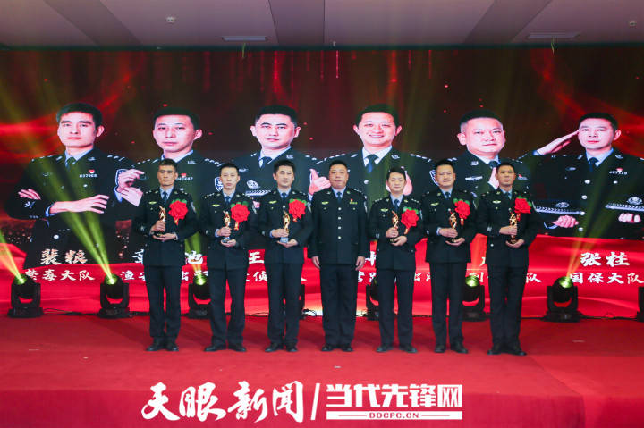 艺术地总结工作不会了吧瞧瞧人家云岩公安的