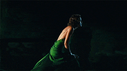 Calvin 黑白灰下岗了！2022春夏必穿蜂蜜绿！时髦高级，显白炸了！