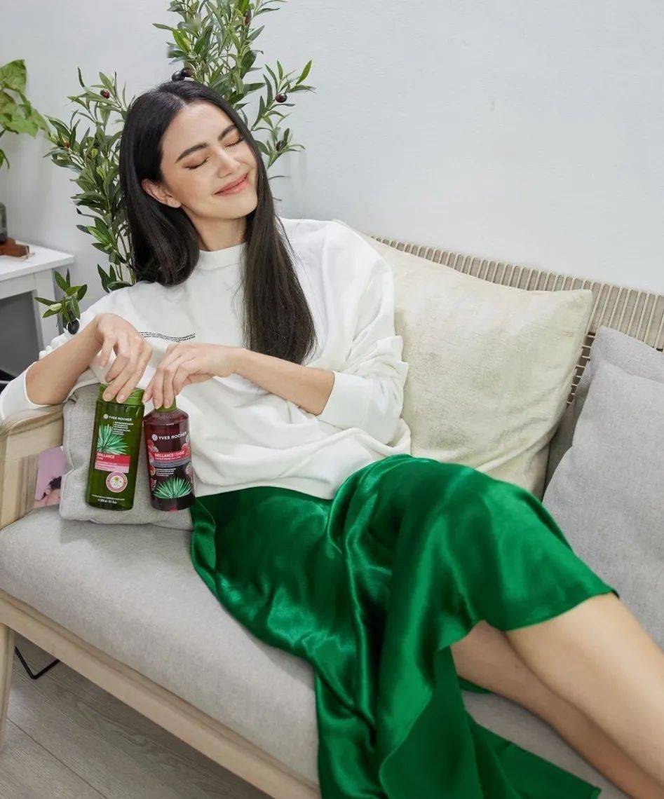 Calvin 黑白灰下岗了！2022春夏必穿蜂蜜绿！时髦高级，显白炸了！