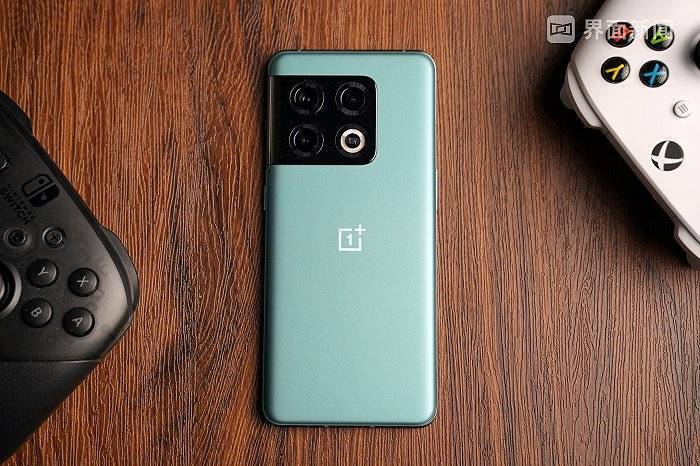 一加10 Pro上手体验：打游戏最好的性能旗舰？