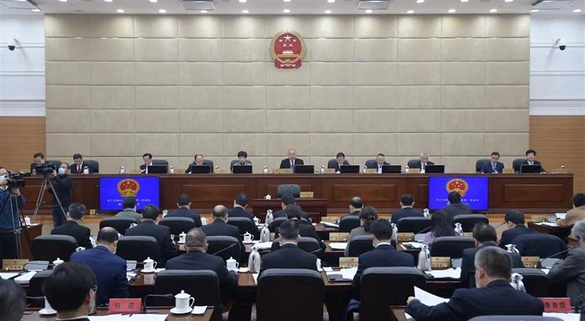 武汉今年将发布数字经济应用场景超200个,在教育健康、民政城管等领域推行“一码通行”_城市_智能_数字