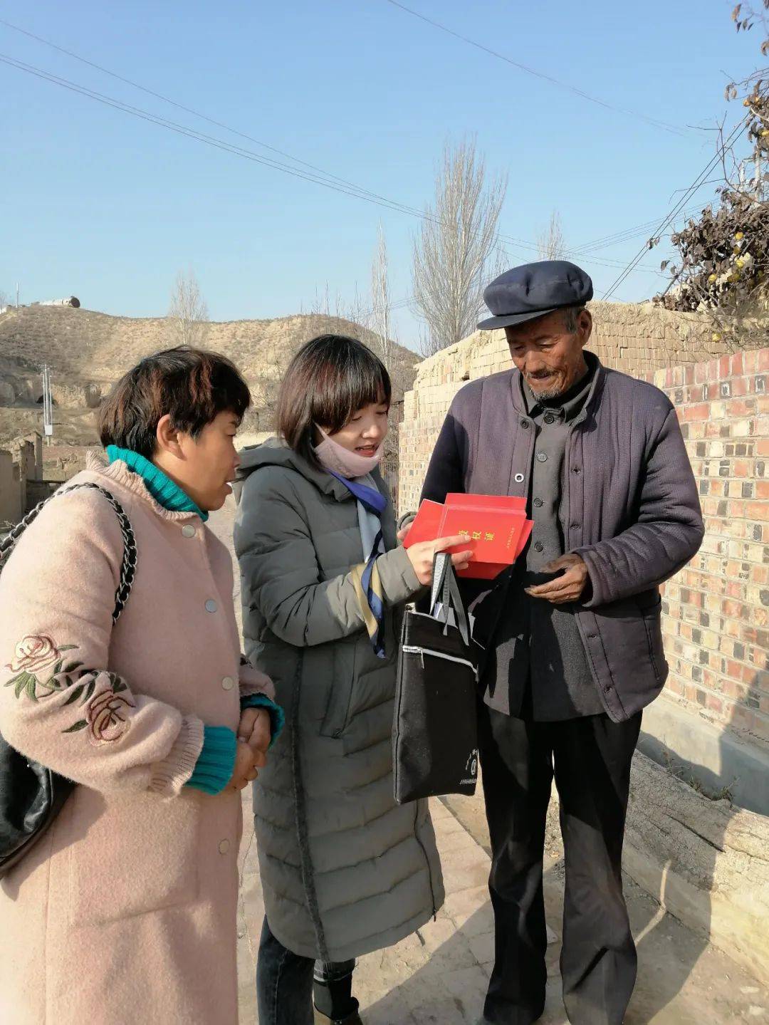 驻村干部风采丨李树珍真情帮扶书写人生新芳华