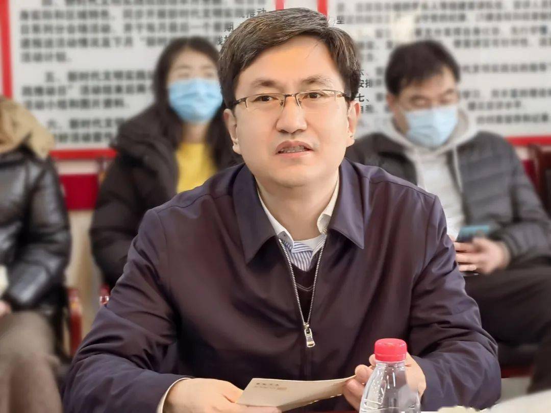 底志欣副书记指出,长辛店街道前期在筒子楼简易楼环境整治和基础设施