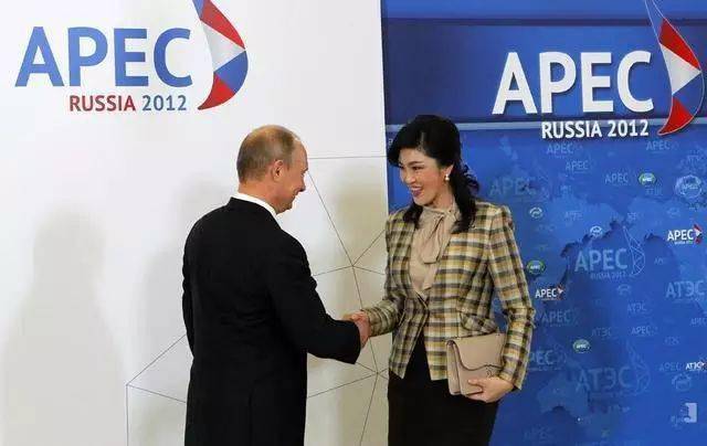 她是客家妹,气质优雅,曾迷倒奥巴马,让普京失态!_那瓦_英拉_清迈