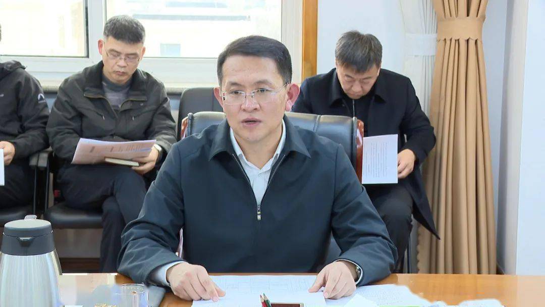 会议传达了2022年东营市"两会"精神,听取了关于重点工程项目推进有关