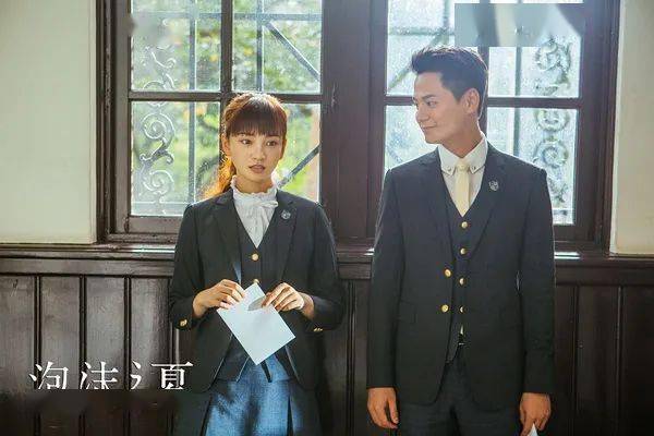 绝大多数的网红博主都是被创造出来的,他们在网络上能红,是因为我们离