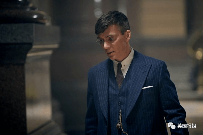 因为|“最美蓝眼睛”男神红遍全球!做演员男女通吃,硬汉也为他疯狂