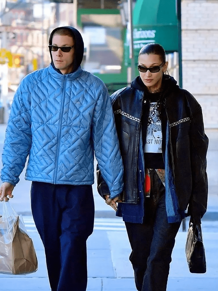 服装下周穿什么 | Bella Hadid带男友在时装周溜达，我却爱上她的短上衣