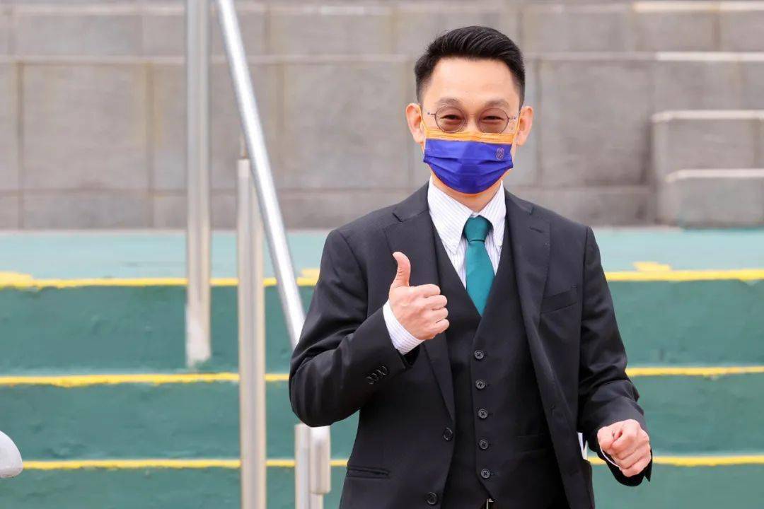沙田赛事方嘉柏2w回归马场主持大局
