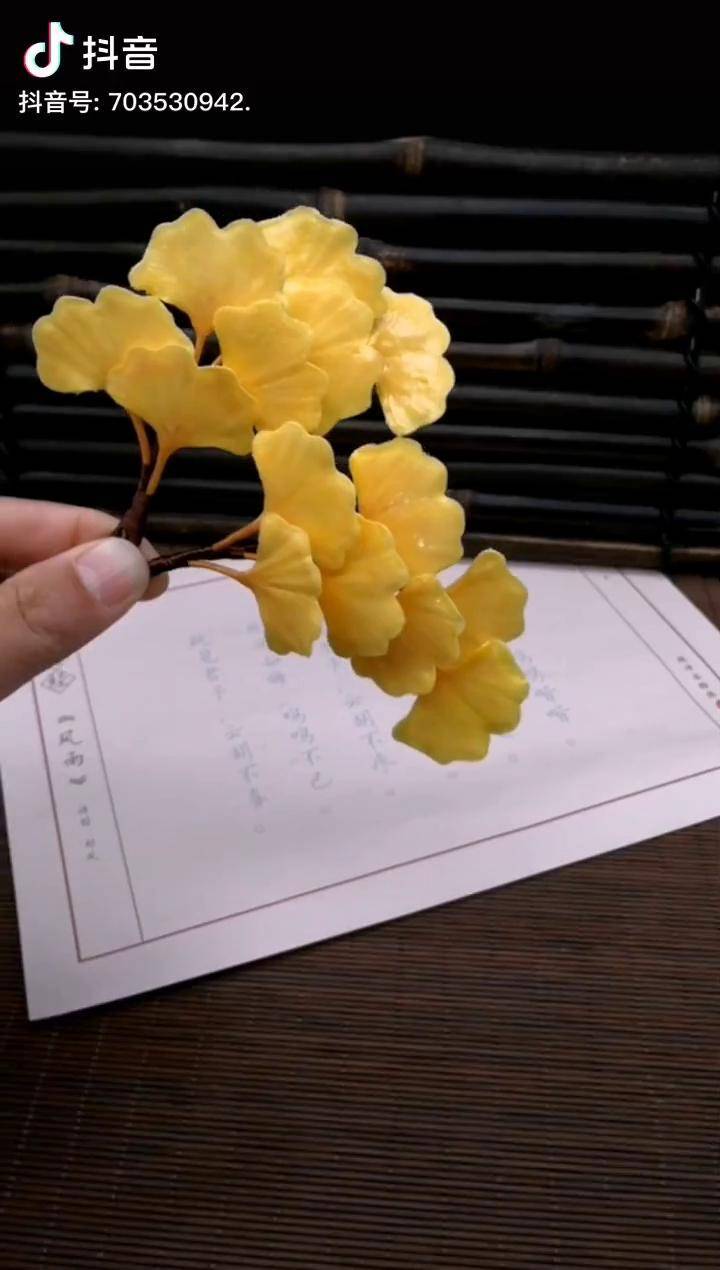 来一个粘土银杏教程你们那银杏黄了吗手工发簪秋天最美的叶粘土银杏叶