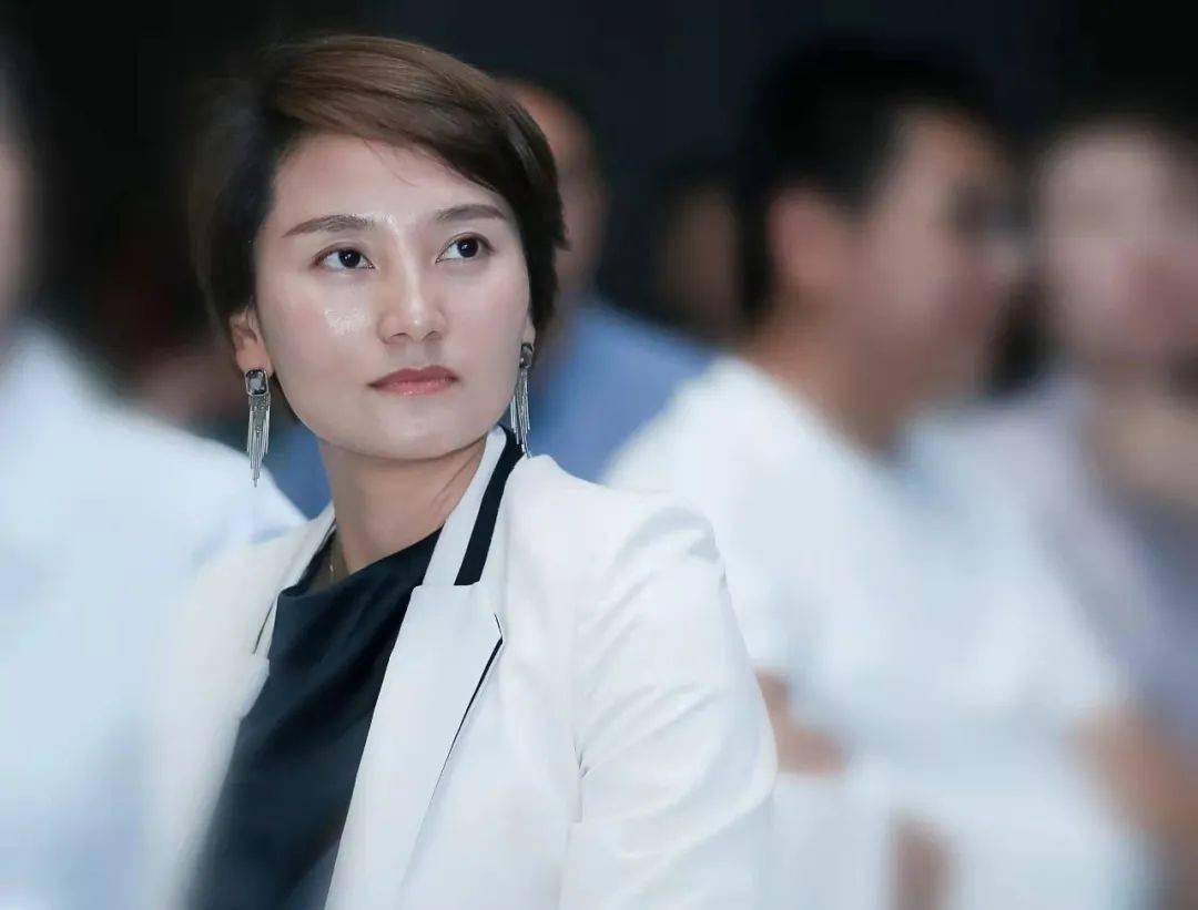 香港置地钱红：面对挑战，我选择勇敢向前_植物园_项目_光环