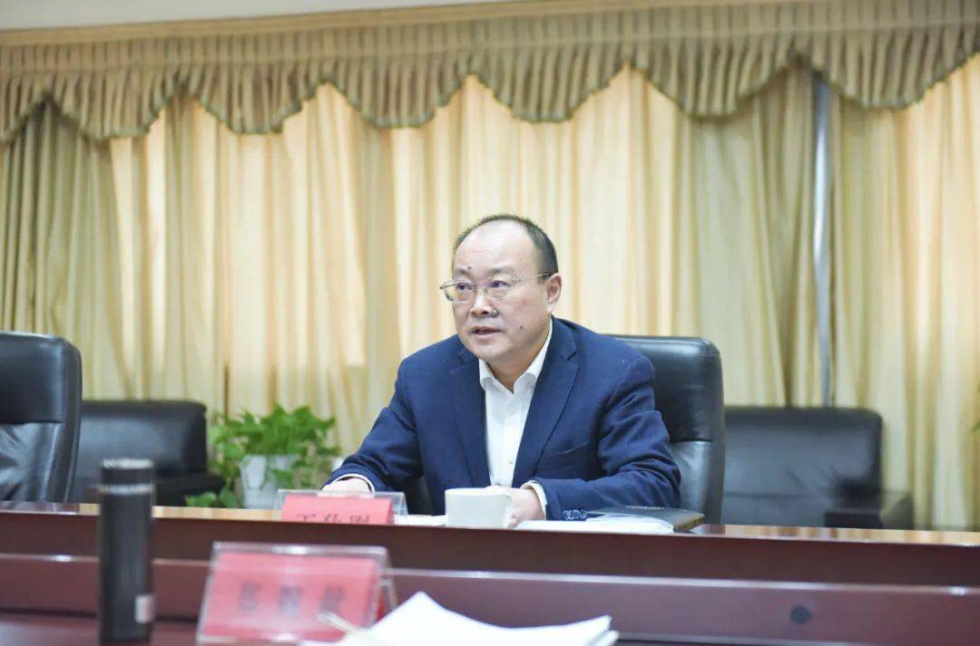 3月8日下午,杭州市副市长丁狄刚赴市交通运输局调研,听取交通运输工作
