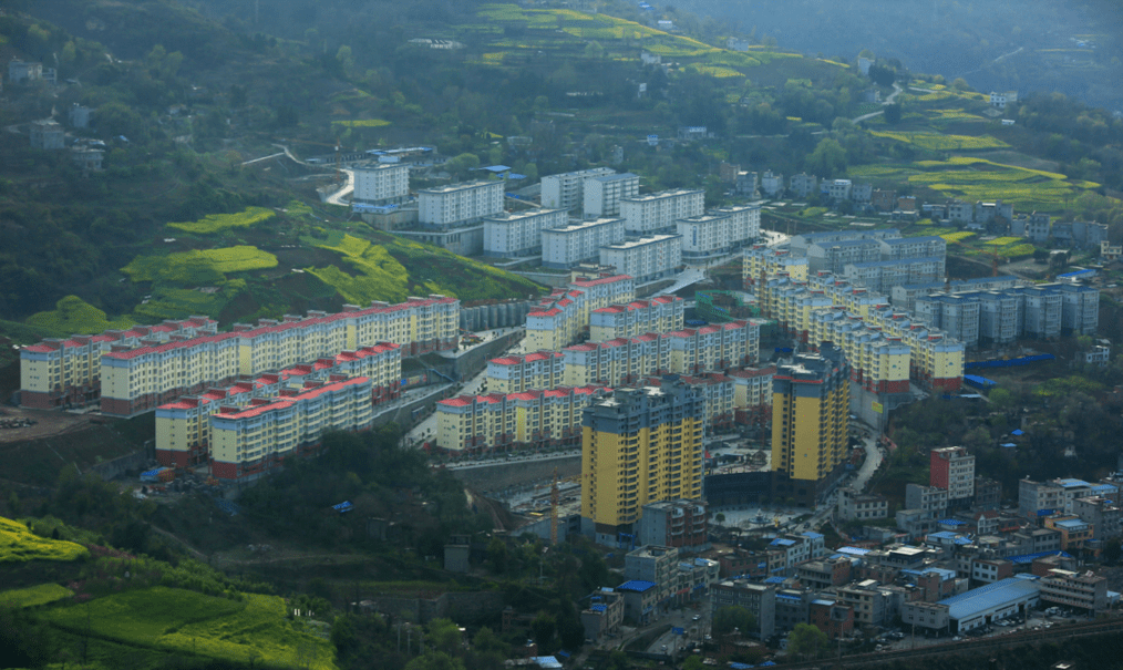 旬阳市城关镇"四海逸家"移民安置新社区全貌衔接振兴,跑好乡村振兴"