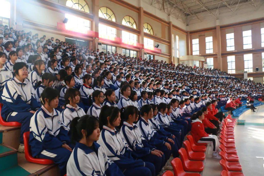 扬帆起航勇往直前丨江西省西山学校举行2022届中考百日誓师大会