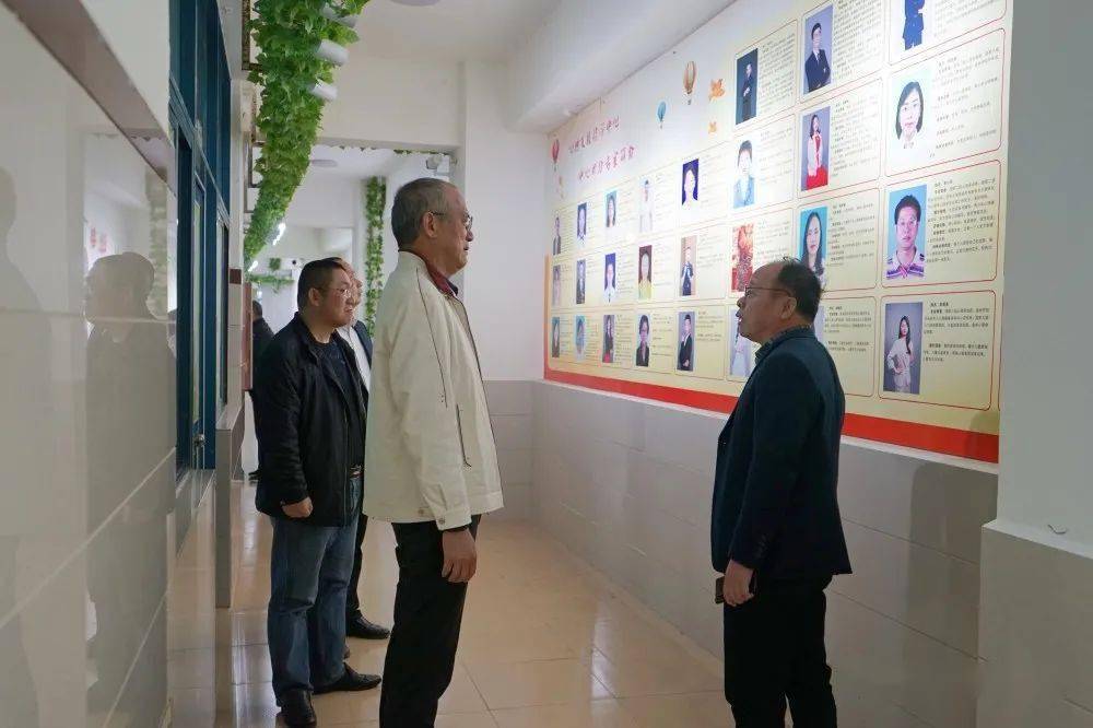 交流促成长互鉴共提升南安市鹏峰中学领导莅临我校交流指导