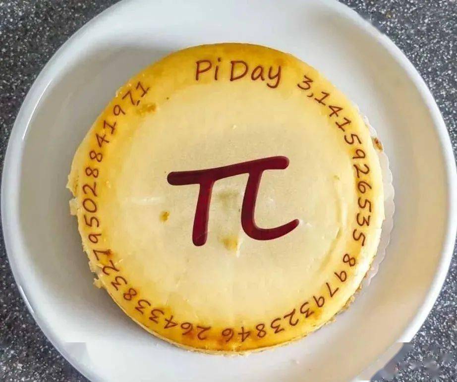 的π同音,早在1988年,圆周率日的创始人就首先开展了吃水果派的活动