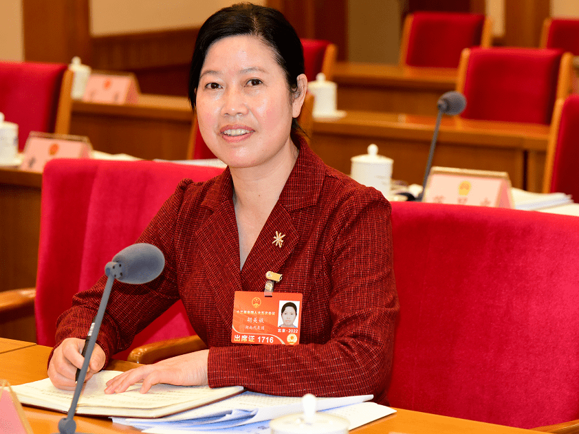 武冈铁路最新消息胡美娥在全国两会上建议尽快开工建设