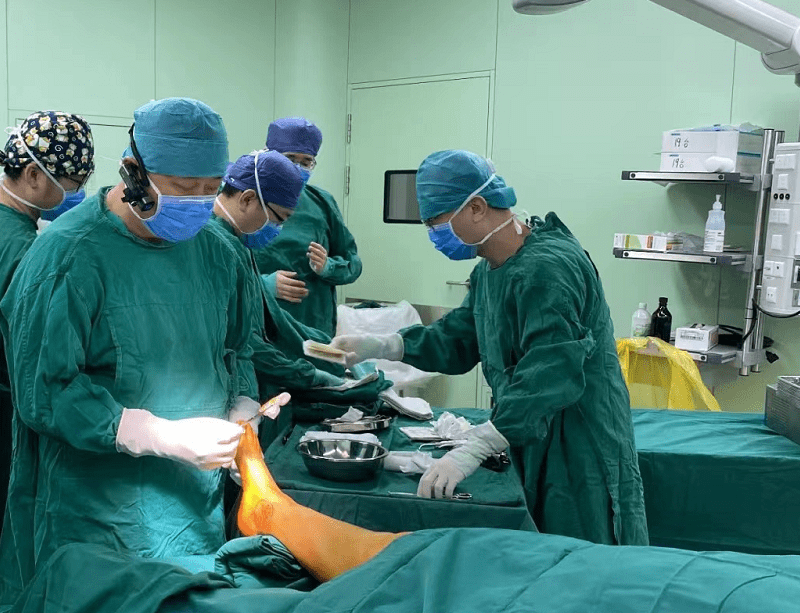技术|积水潭医院完成国内首例定制化人工全踝关节置换
