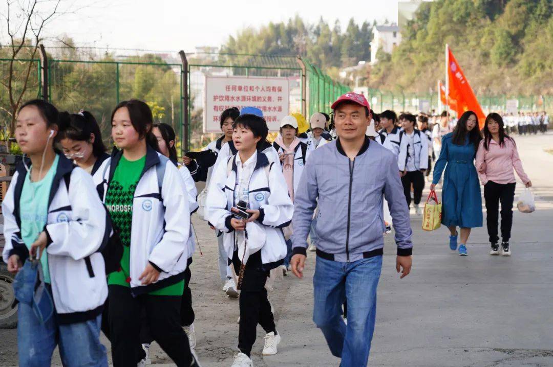 祁门一中远足图片