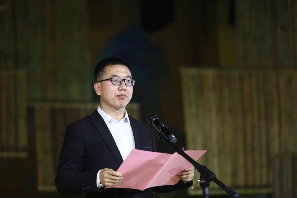干部王磊代表青年人才作了发言90青年家庭代表青川县检察院干部游峰