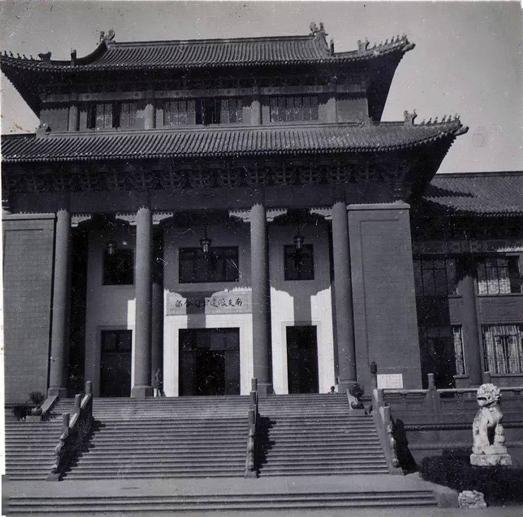 广州现代建筑经典之作市府合署楼