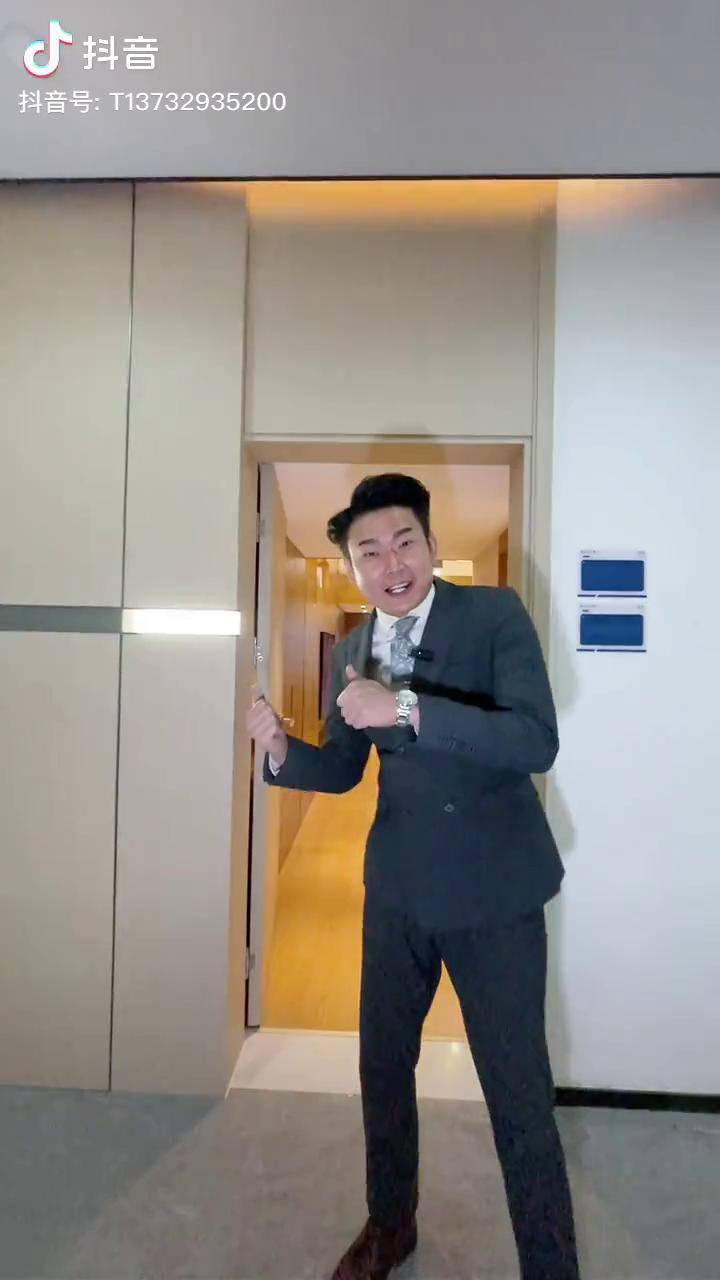 南昌市中心39平地铁口公寓竟然做到了复式小两房果哥看房南昌公寓loft