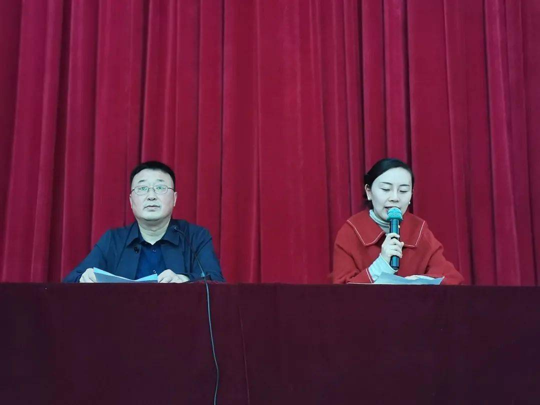 责任担当表率做一个更有价值的人濉溪二中团课开讲