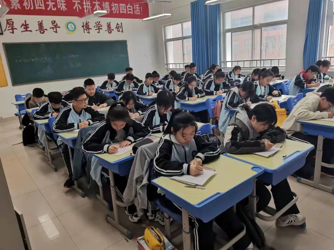 垦利第二实验中学图片