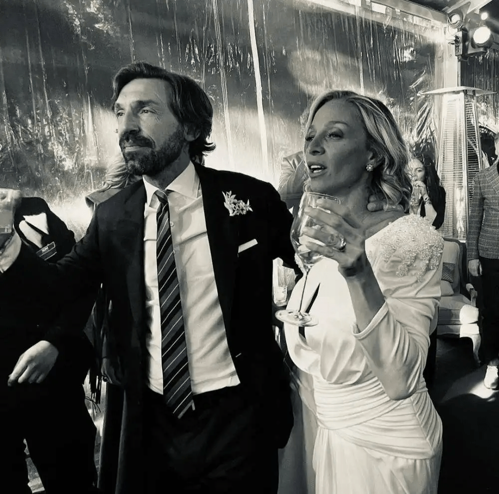 42岁足坛巨星皮尔洛二婚迎娶相恋8年女友与前妻大儿子已19岁