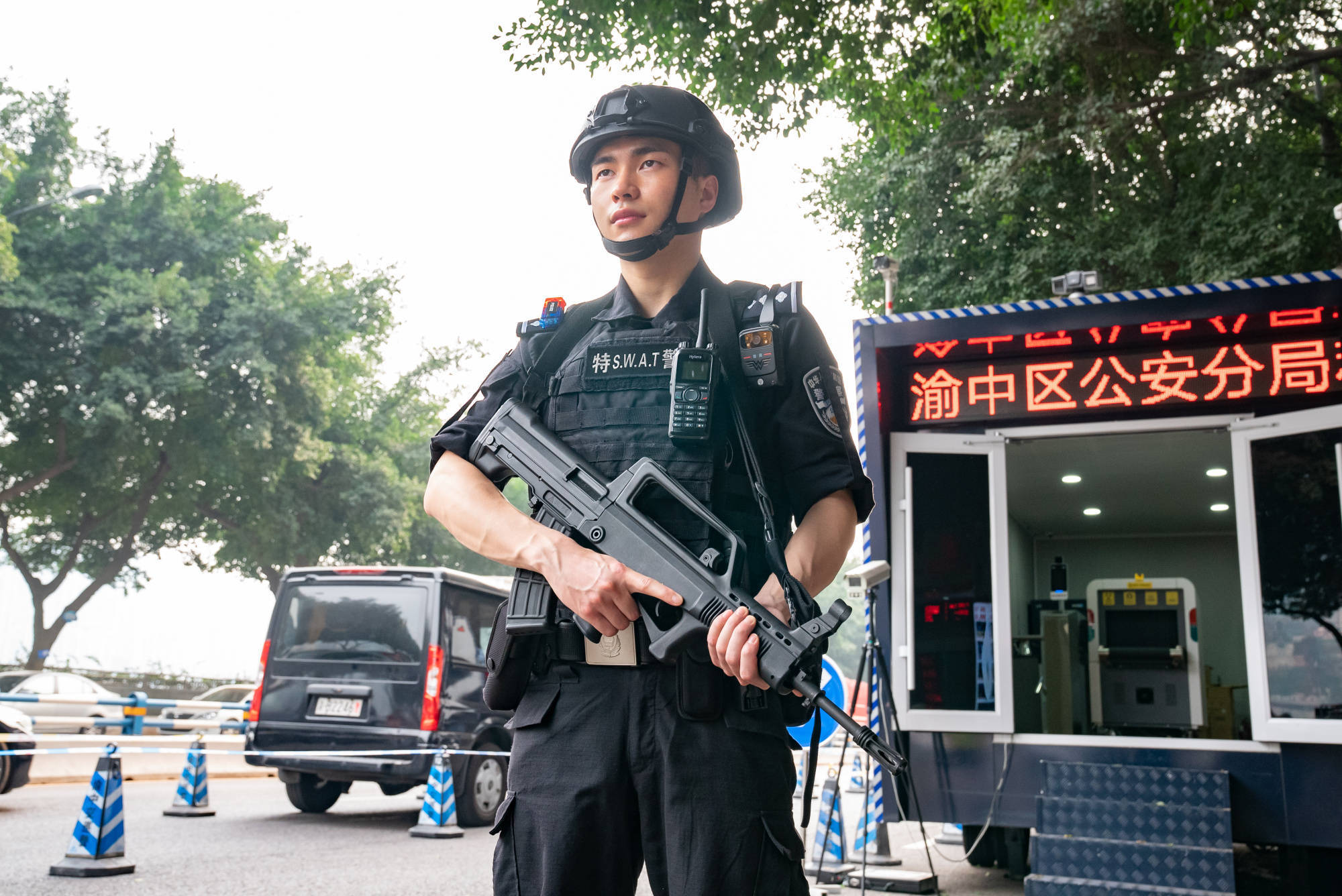 满意度|重庆首个移动式智慧公安检查站亮相渝中