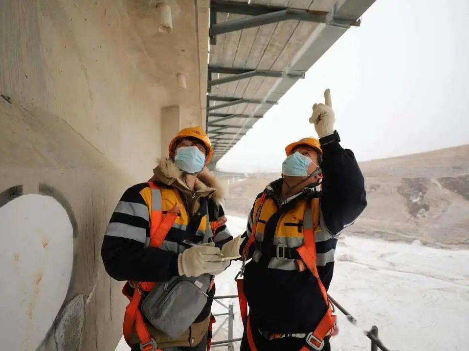 3月中草原鐵路人戰風斗雪