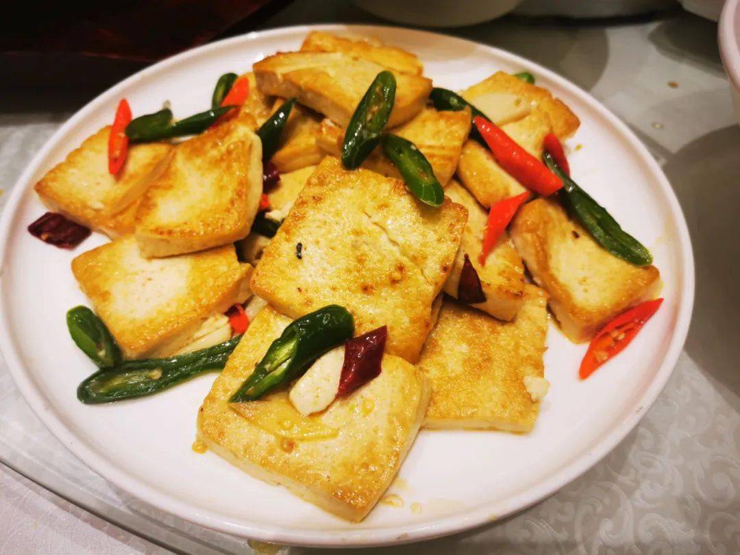 悠南谷品地道陕南菜 到安康惊艳全鱼宴 陕菜携手 逆风同行!