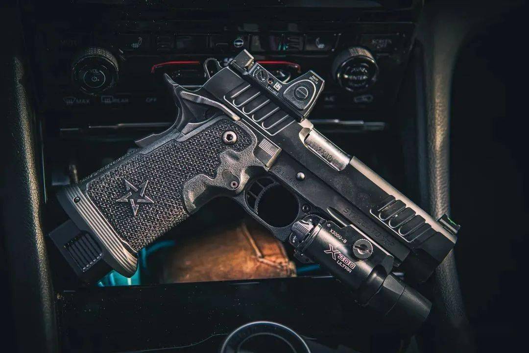 让你一次看个够staccato2011系列手枪美图