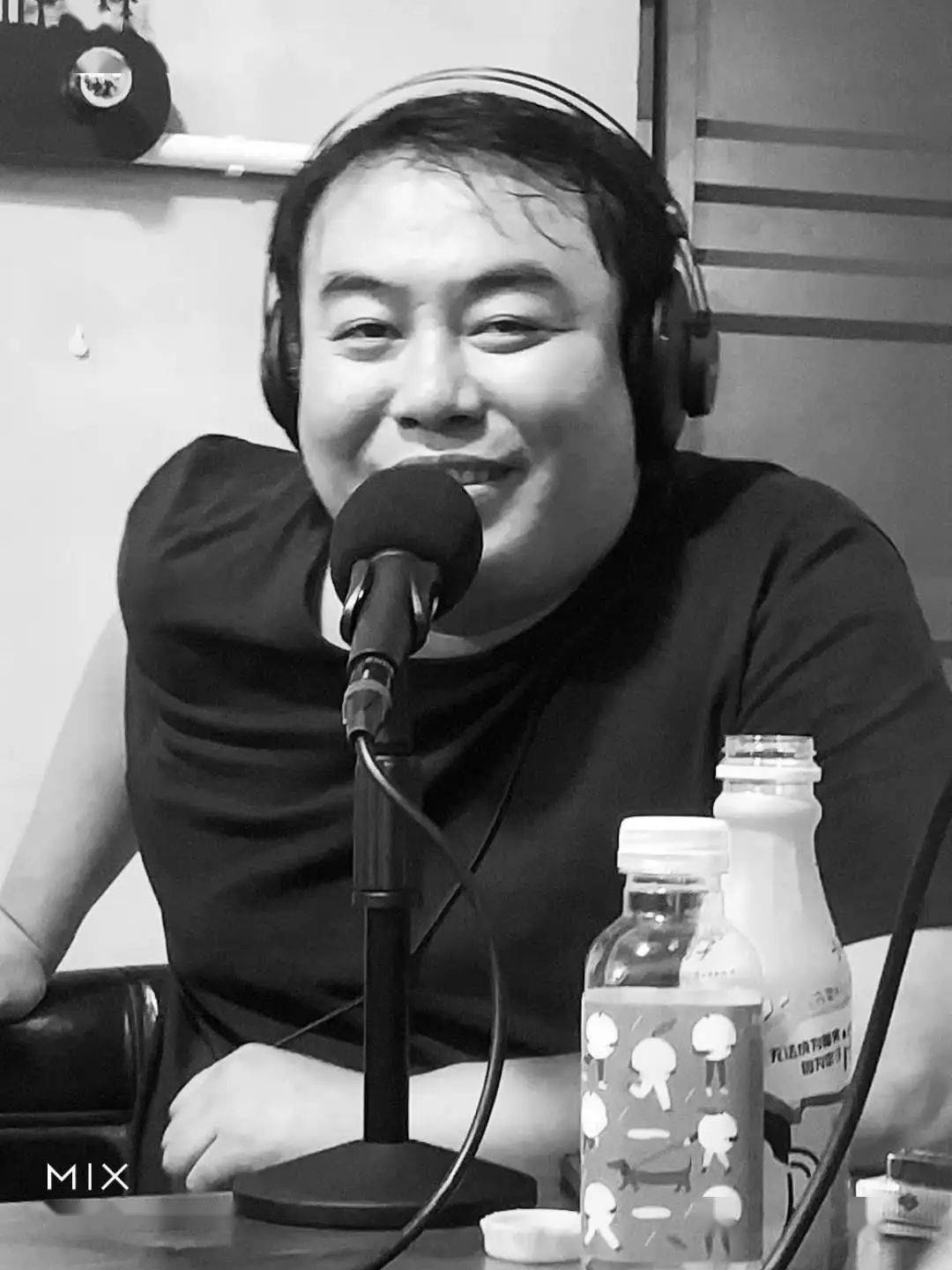 所以在未来,他还会继续在北京话事人及圣眼看世界子电台里做下去,因为