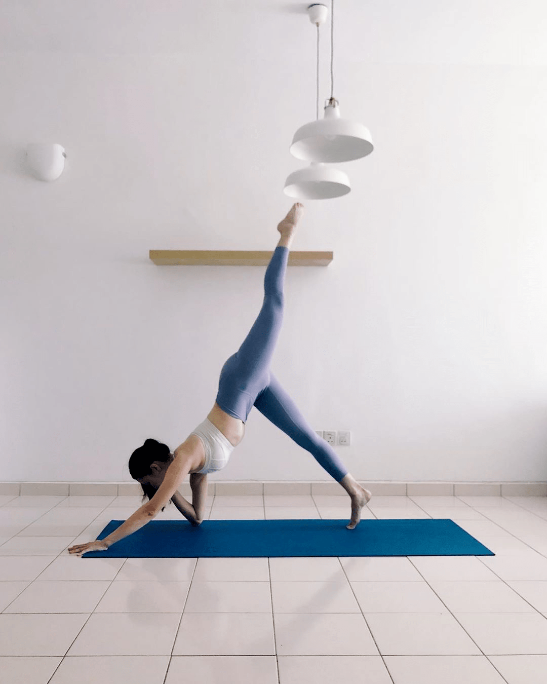 10个下犬式变体检验瑜伽功底你能hold住几个