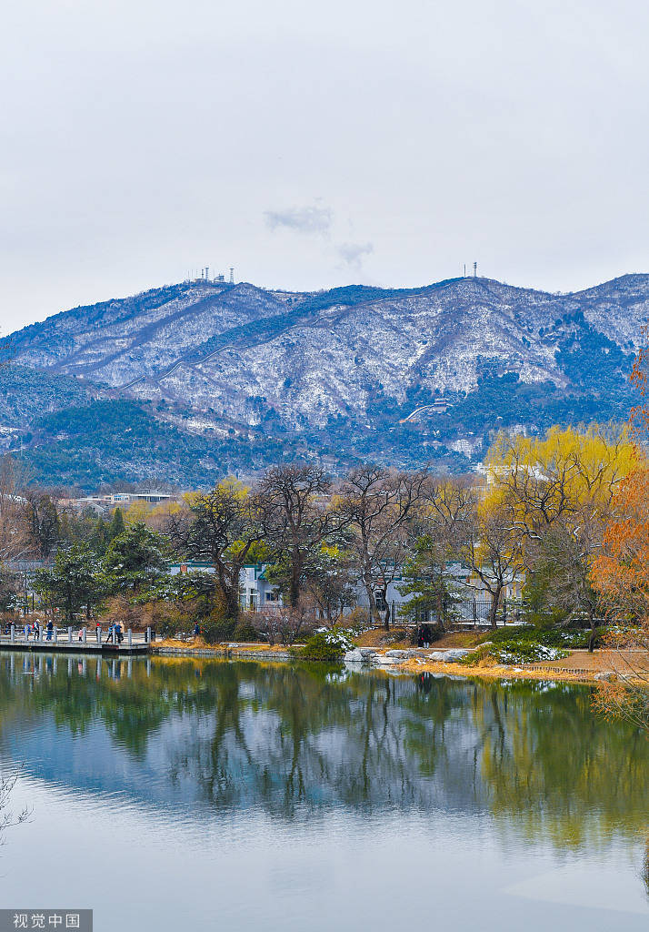 北京雪后植物园现西山晴雪美景