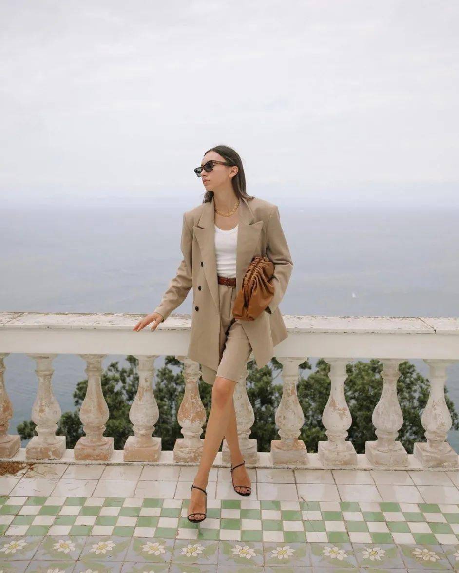 春夏 春夏通勤怎么穿?这7种搭配,让你又飒又高级!