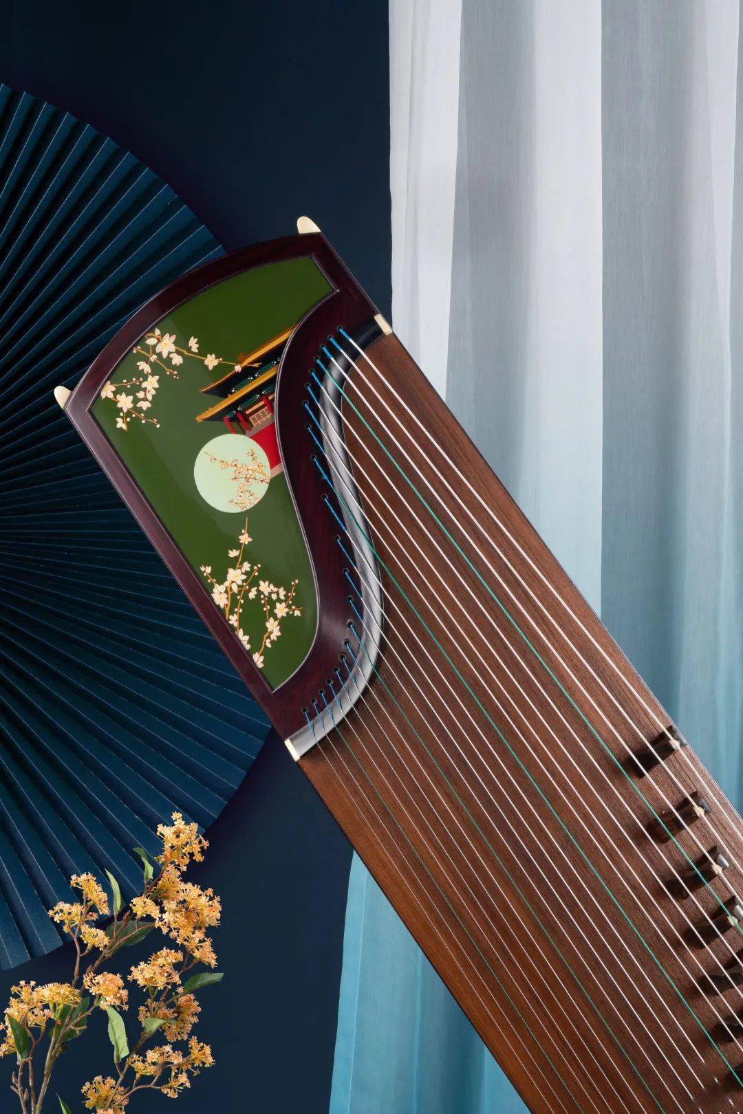 最新开票丨立体声环绕眼花缭乱这里有40把不同形制的古筝不来看一看吗