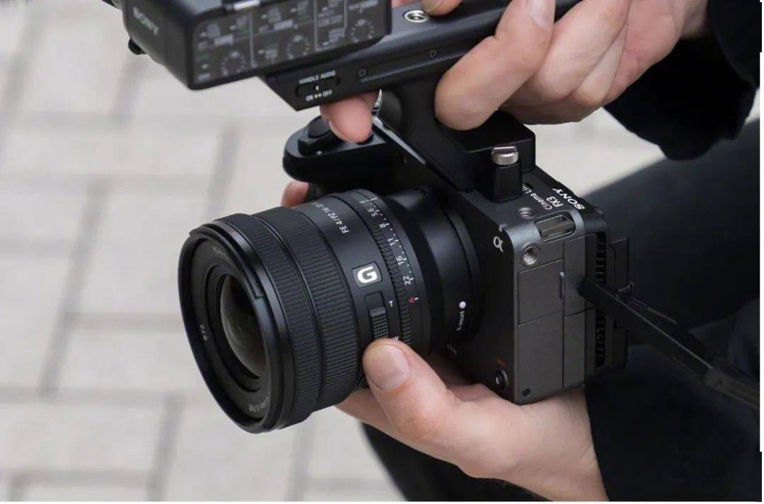 画幅|索尼最轻 F4 恒定光圈电动变焦镜头 FE PZ 16-35mm F4 G发布