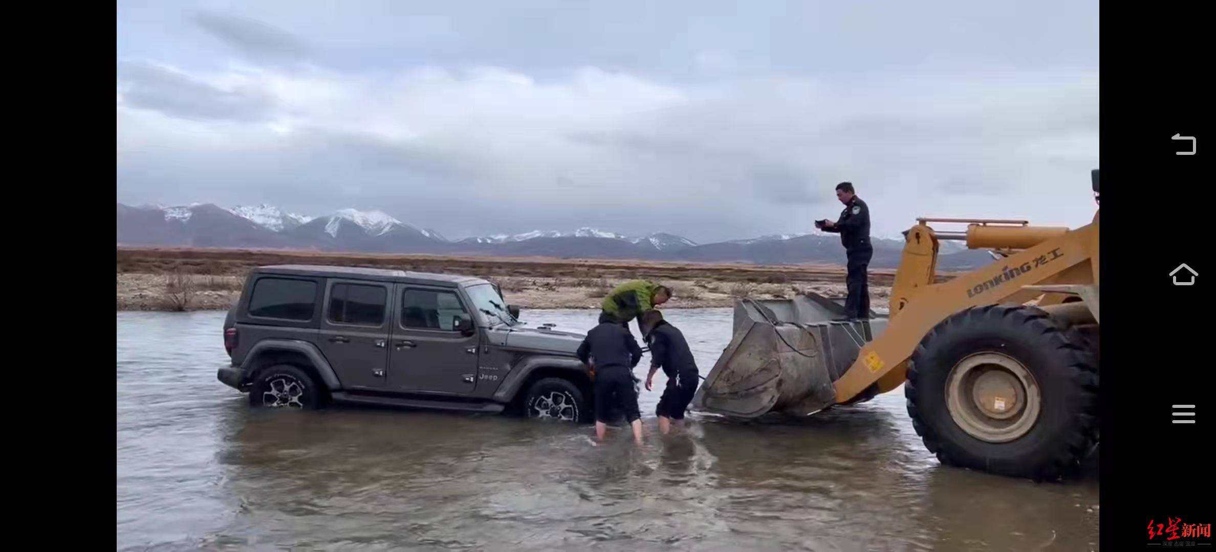 旅途|男子首次自驾318国道“搁浅”：车被困河中 民辅警冒雪下河营救