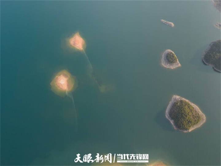 贵州清镇：红枫湖景色秀丽春意浓