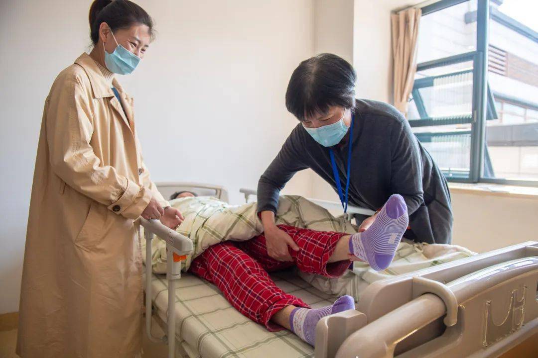 需要长期护理的家庭请注意每月千元补贴来了