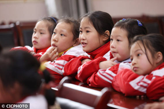 收看“天宫课堂” 点燃“强国梦想”