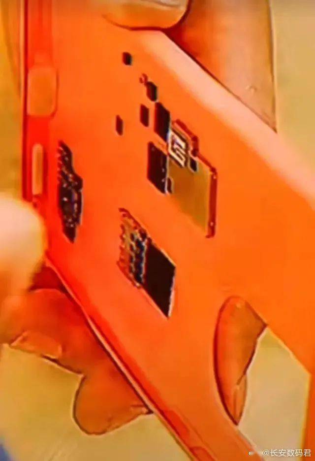 物理外挂来了！华为5G手机壳实拍照曝光